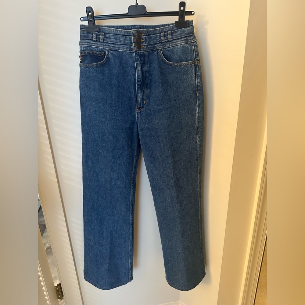 High waisted, Marc Jacobs jeans, look at the star on the back!